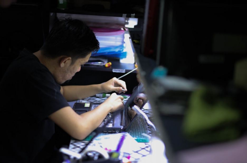 busy Kedai Repair Laptop Petaling Jaya