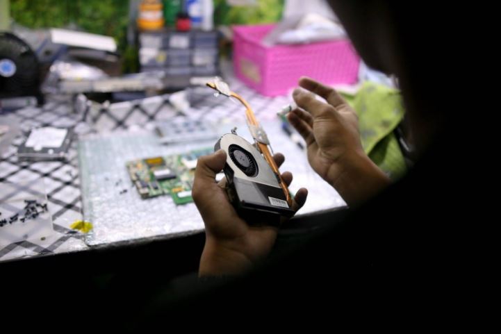 kipas Kedai Repair Laptop Murah di Puchong