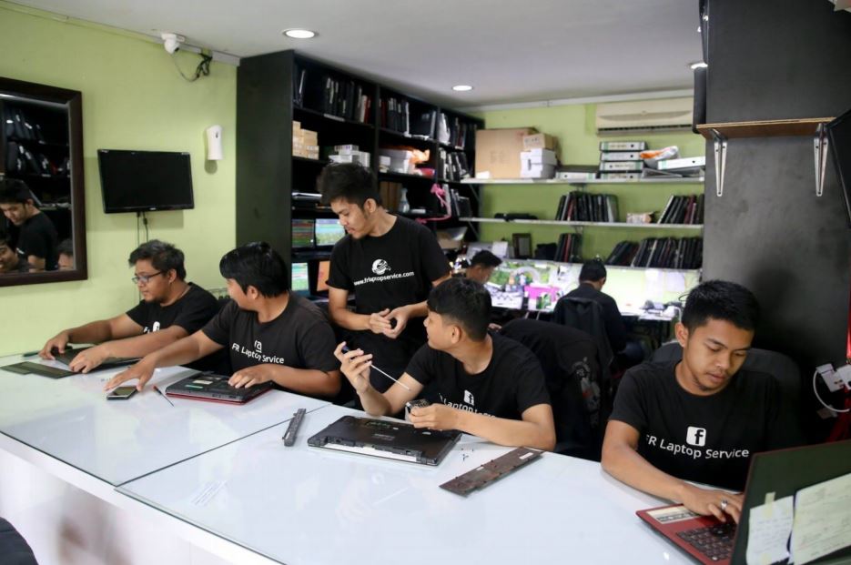 team otai Kedai Repair Laptop Seri Kembangan