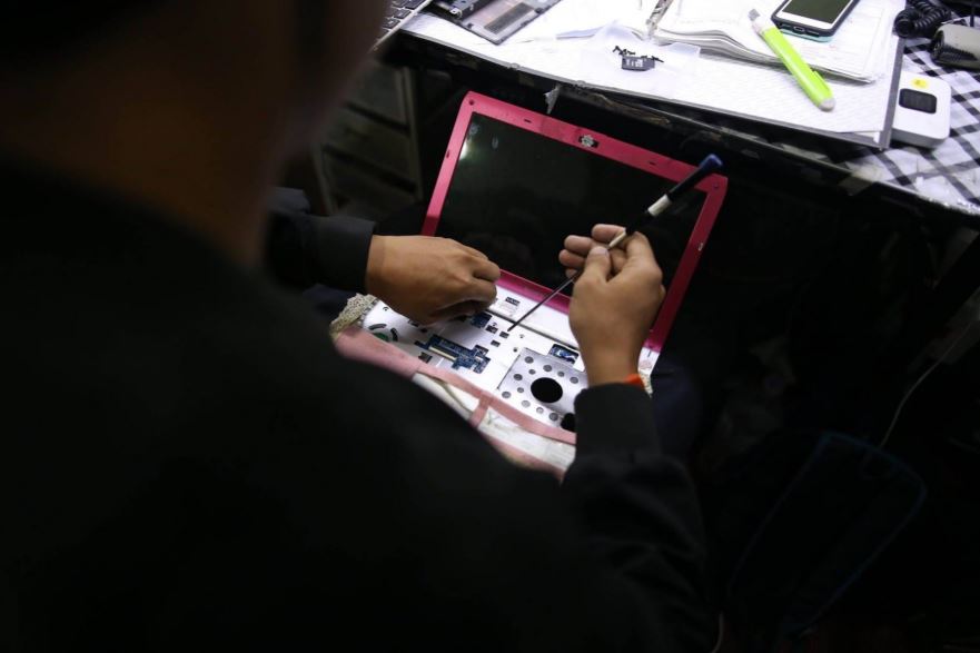 screw Kedai Repair Laptop Seri Kembangan